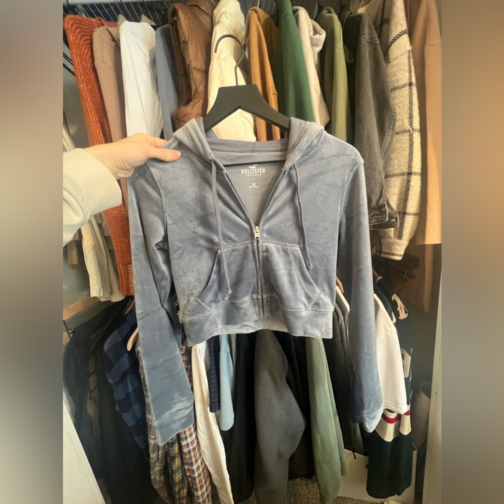 HOLLISTER “JUICY” LIGHT BLUE 2 PEICE SET 🦋🩵🫐